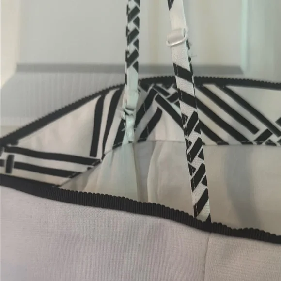 White House/Black Market Stylish Black and White Bustier Top - Picture 4 of 5